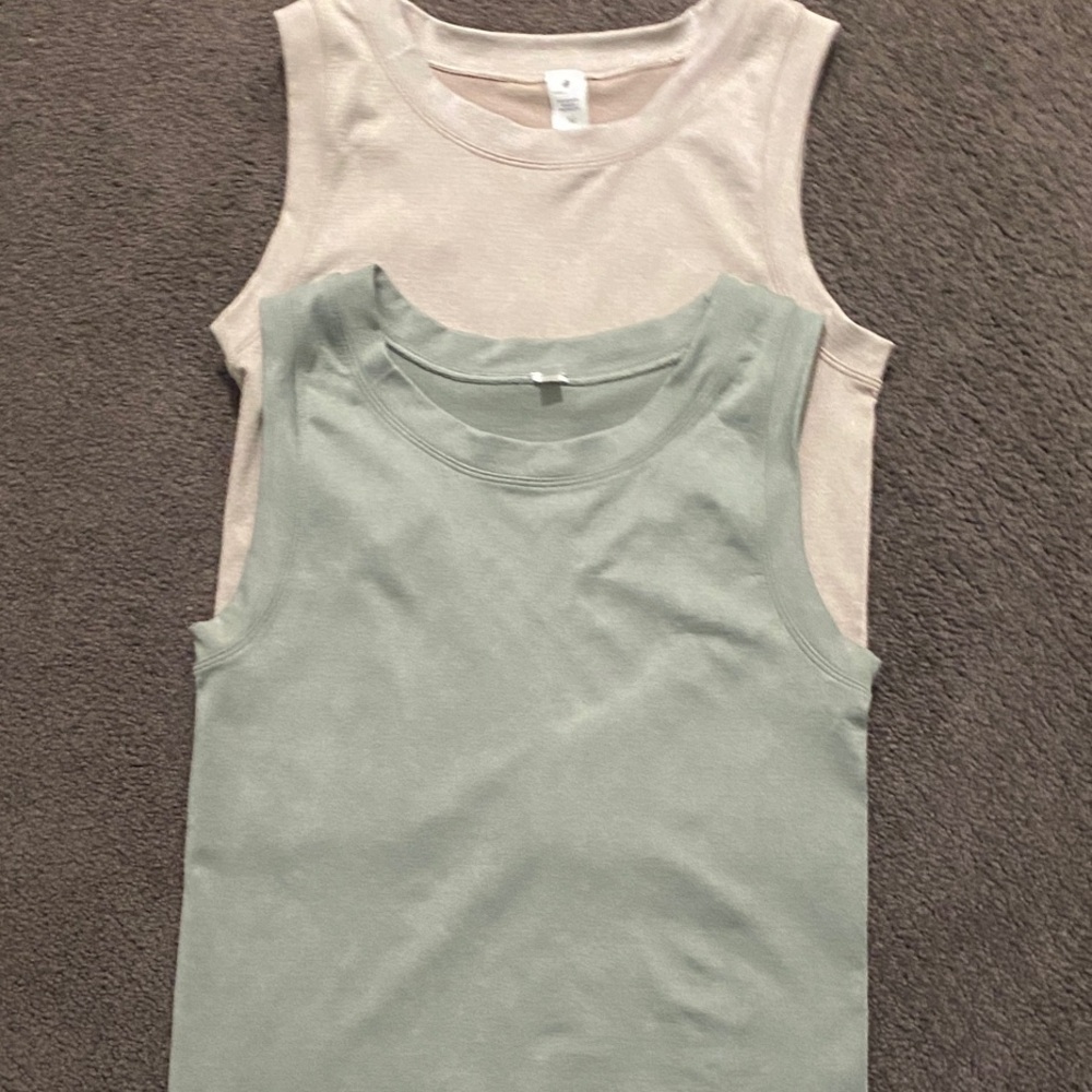 Yogalicious Seamless Stonewash Iris Tank - Taupe/Tan & Light Sage Green